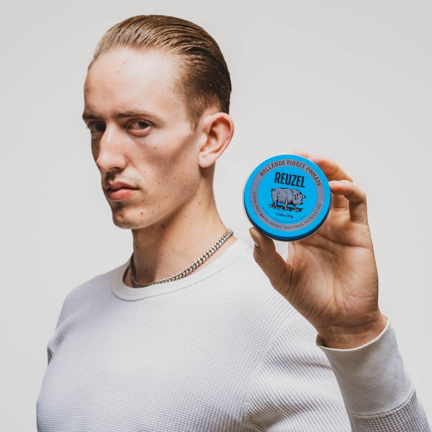 Blue Pomade: 3.38 oz / 95 g